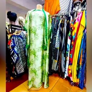 NWT beautiful green and white gown  for summer  time .